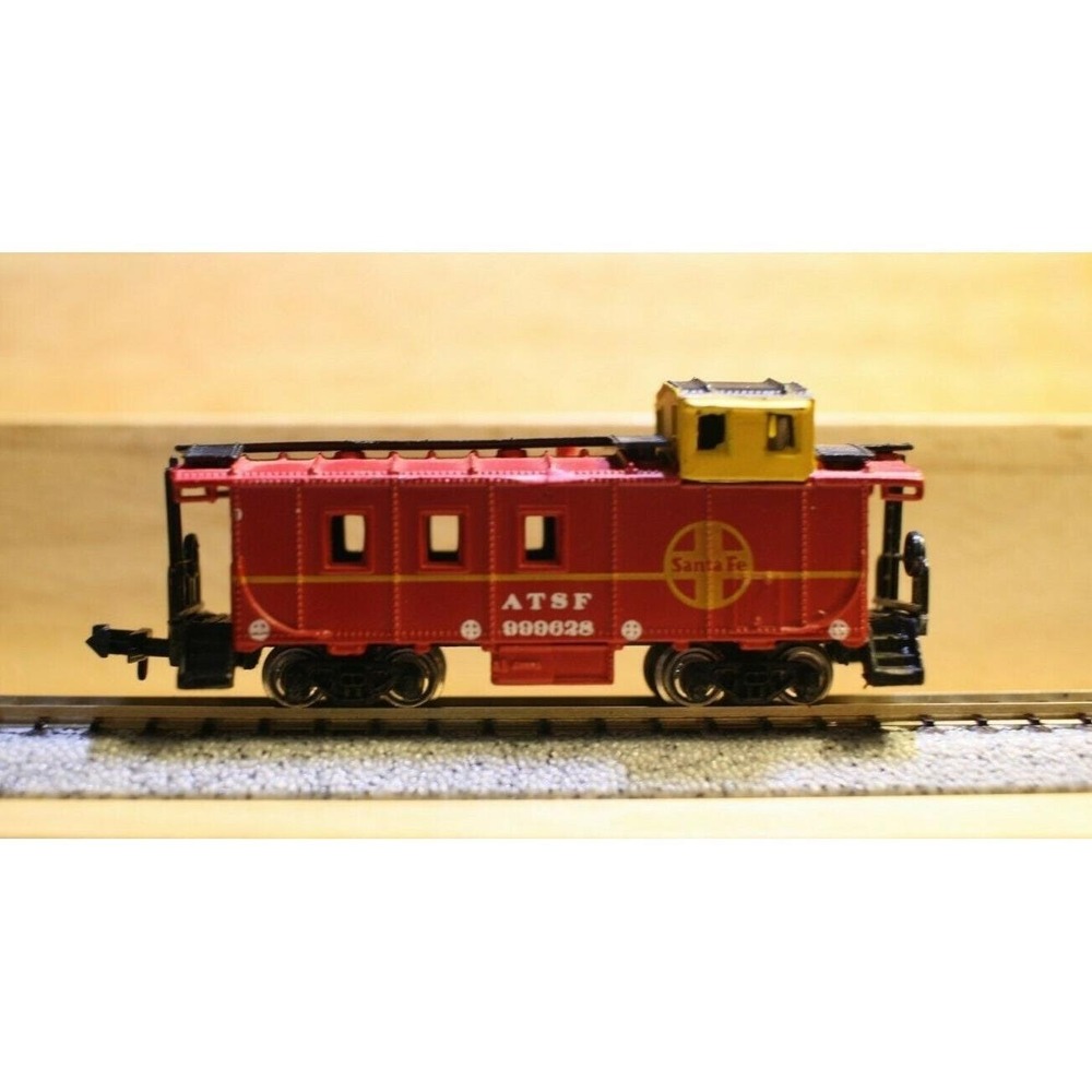 N Scale  Bachmann Caboose Car  Santa Fe  ATSF  USED. (H)